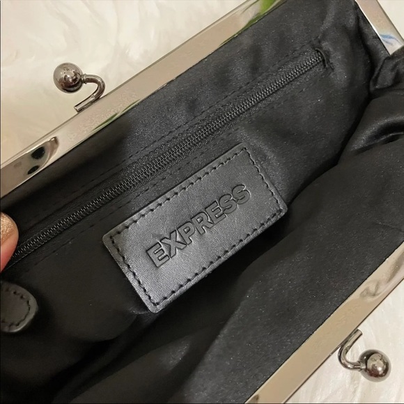 Express black velvet clutch bag - Picture 4 of 7